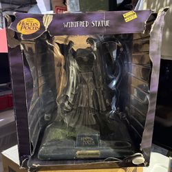 Spirit Halloween Hocus Pocus Light Up Winifred Statue