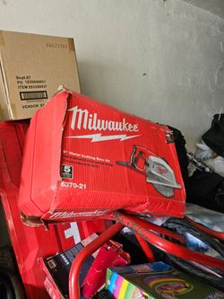 Milwaukee Saw Electric