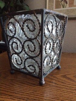 Heavy wire & glass pillar candle CANDLEHOLDER