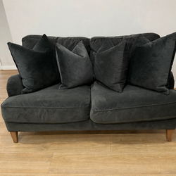 Abigail IV Velvet 65" Loveseat