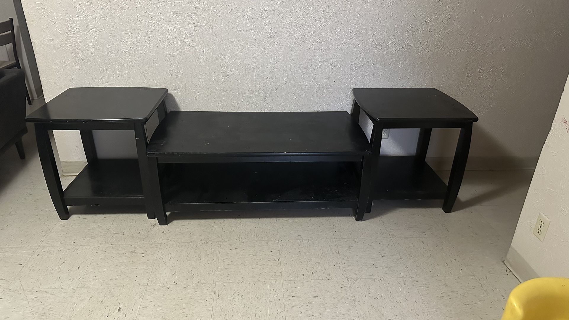 Coffe Table W/ End Tables