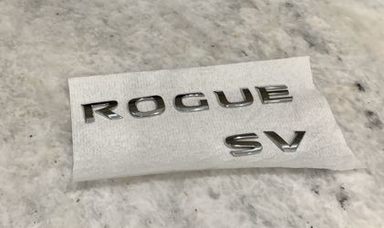 2017 Nissan Rogue SV logo letters