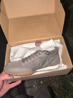 Vivaia Gray Lace-Up Sneakers