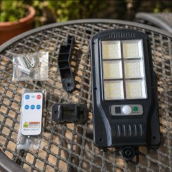 Solar Street Light with Remote