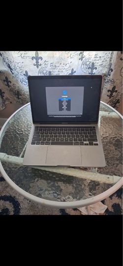 Apple MacBook Pro – Works Great – Factory Reset & Re