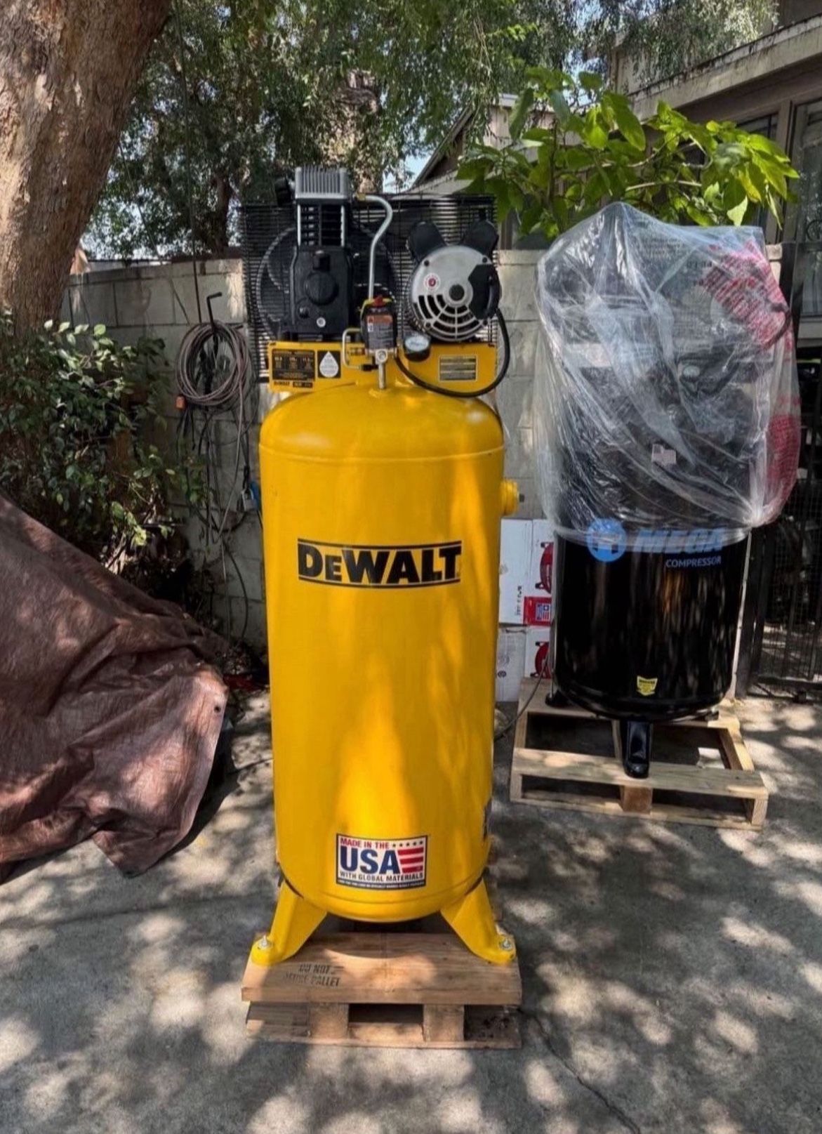 DEWALT 60 Gal. 175 PSI Electric Stationary Single Stage Air compressor, 11.5 SCFM at 90 PSI