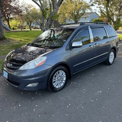 toyota sienna le clean title