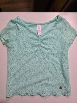 Girls small justice lace t shirt