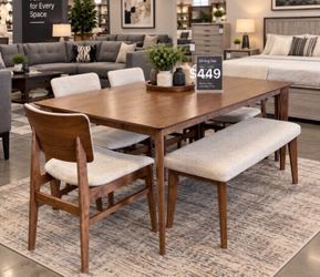 Gorgeous ‼️6-pc table set walnut finish