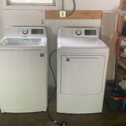2021 Midea Washer/Dryer Set (Electric)