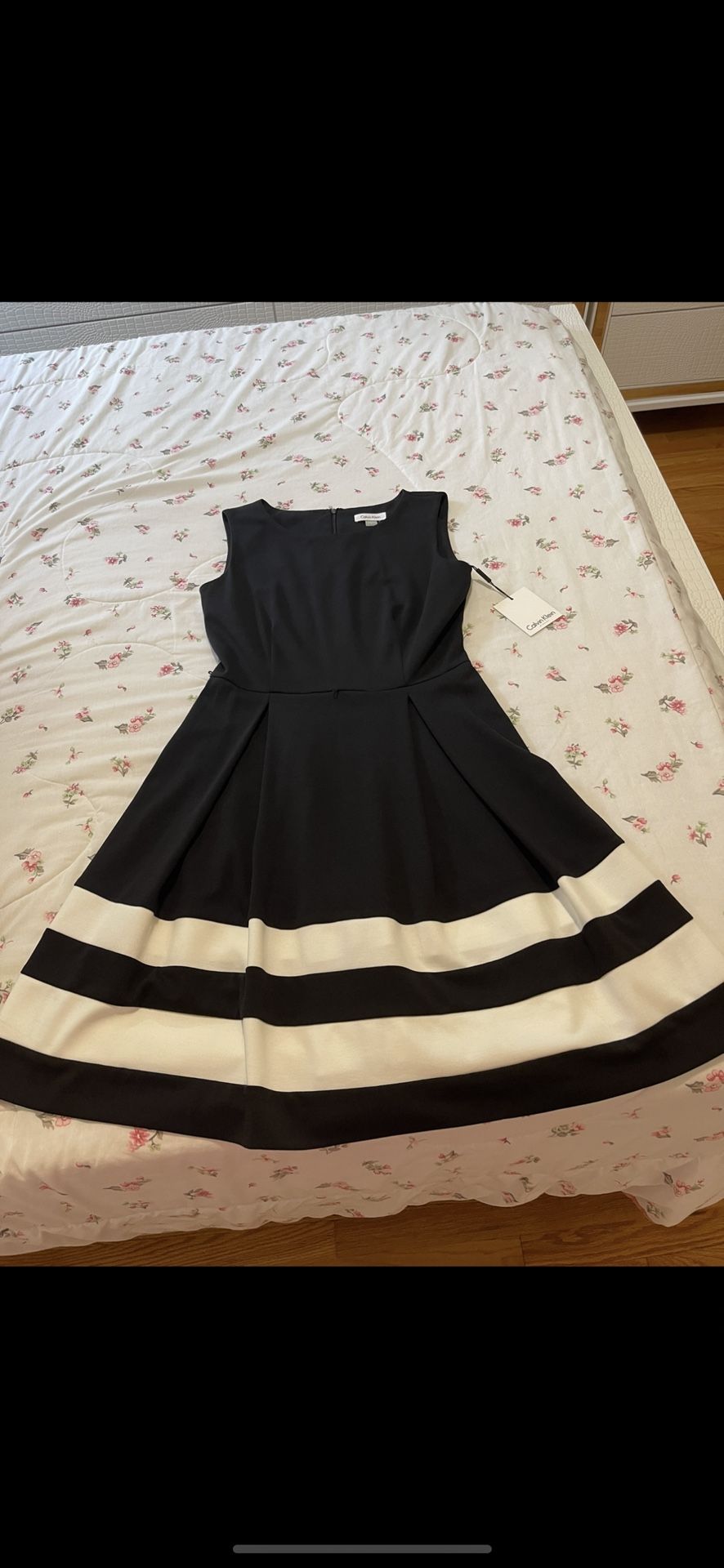 Calvin Klein Formal Dress Size 6 Or Small For Ladies ,New Whit Tags Original