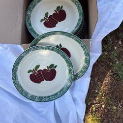Vintage Apple Dining Set With Glasses (x12)