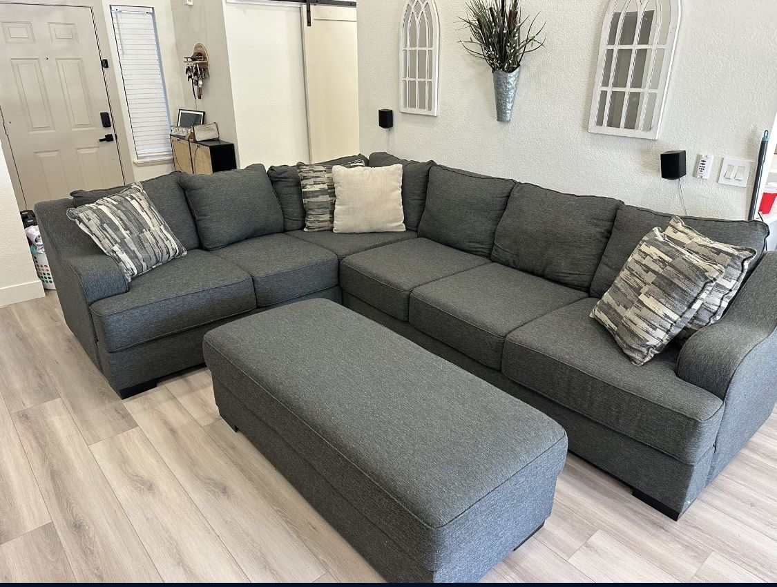 Sectional Couch Great Condition