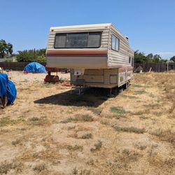 Comfort 5th Wheel $500