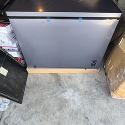 Vissani Chest Freezer