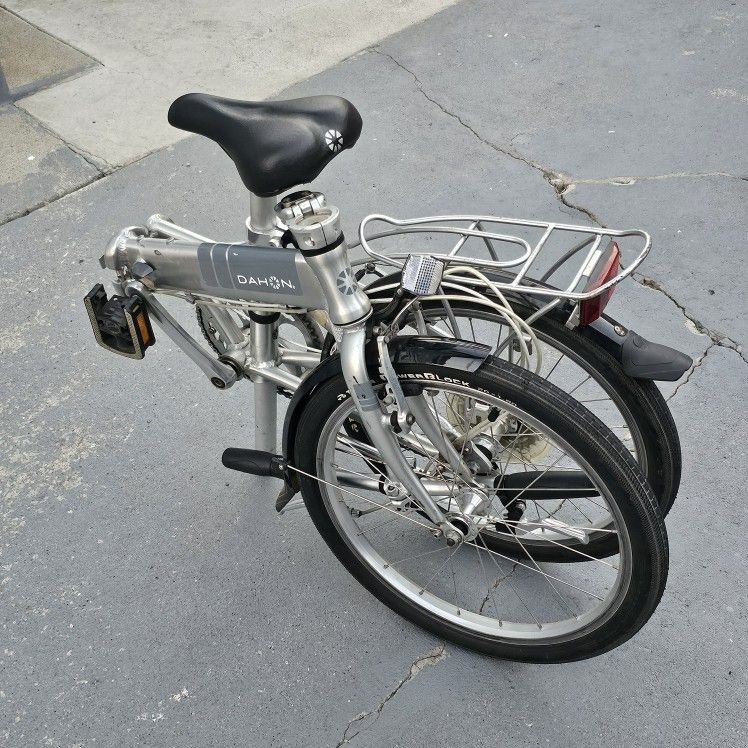 Dahon Mariner 7spd Folding Bike, good condition, great for Marine transportation etc.