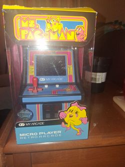 Ms. Pac-Man retro arcade game