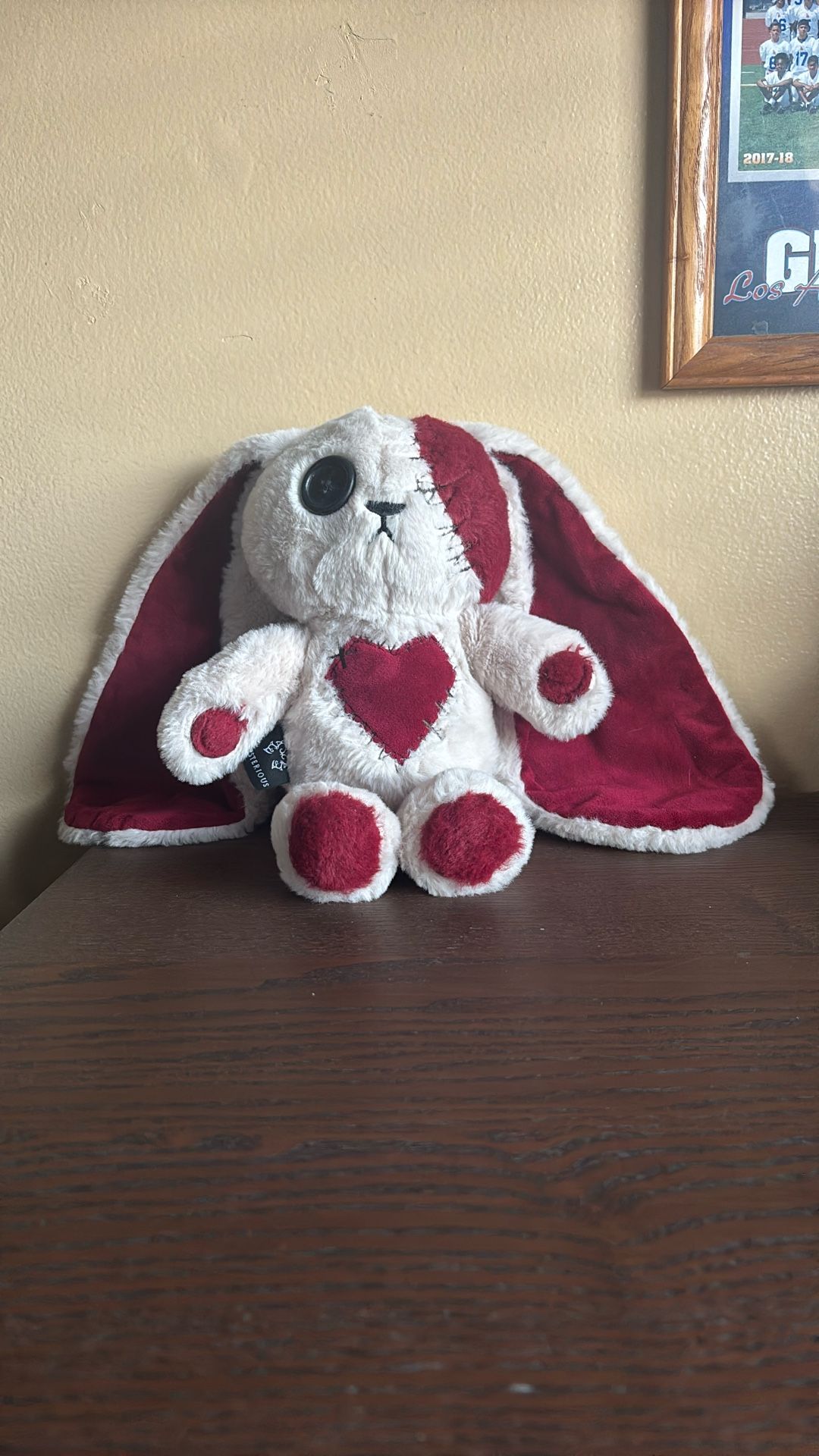 Plushi Dreadful- Love Bunny