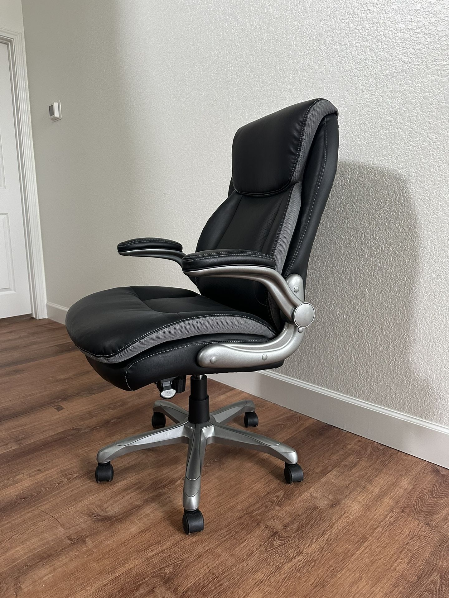Serta® Smart Layers™ Brinkley Ergonomic Bonded Leather High-Back Executive Chair, Black/Silver