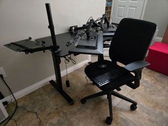 Complete desk set up
