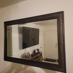 Wall mirror