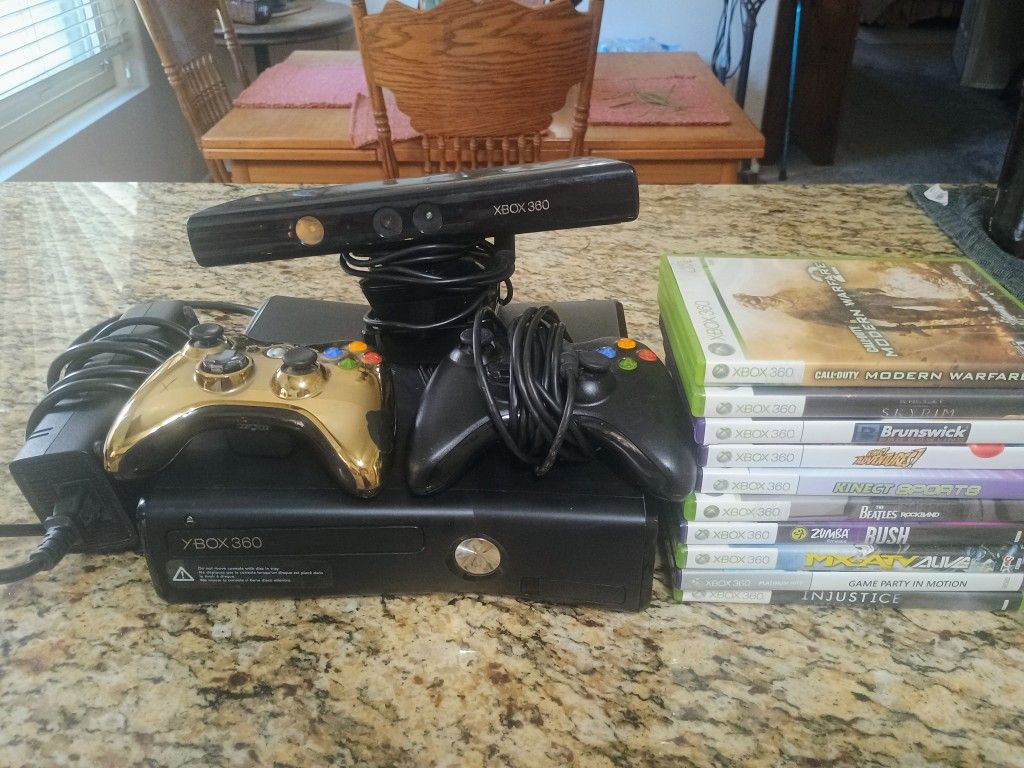 Xbox 360 System Complete With Games And Kinect