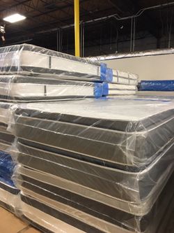 Brand new mattress. Camas Nuevas