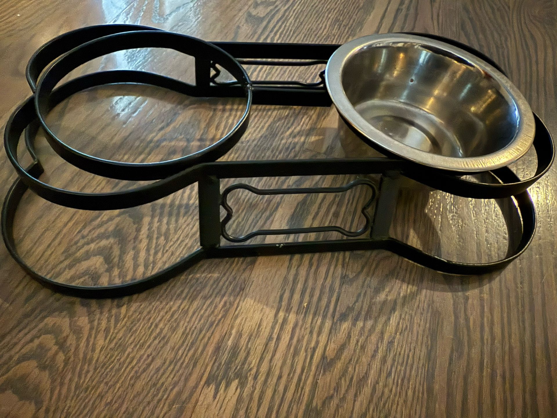 Cute Wrought Iron Metal Dog Dish And Bowl