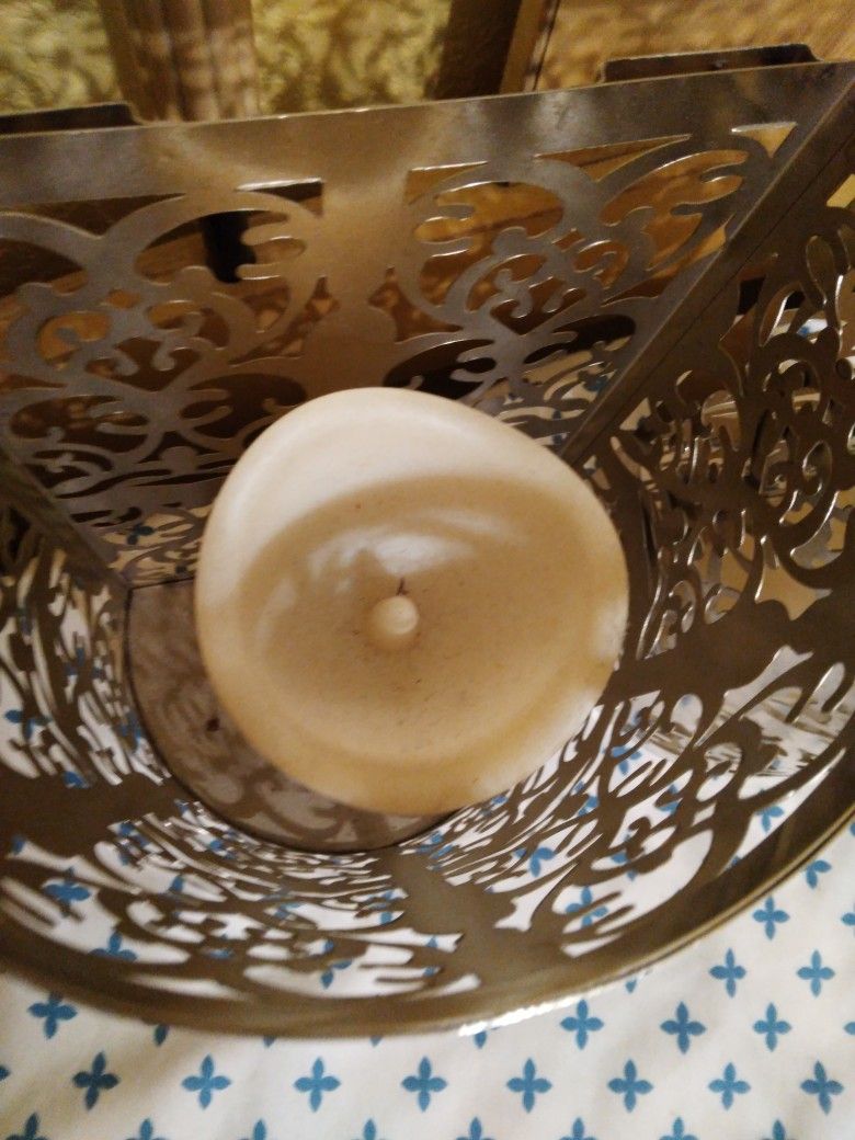 Silver Wall Lambs Battery Opperrated