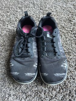 Skechers running/workout shoes