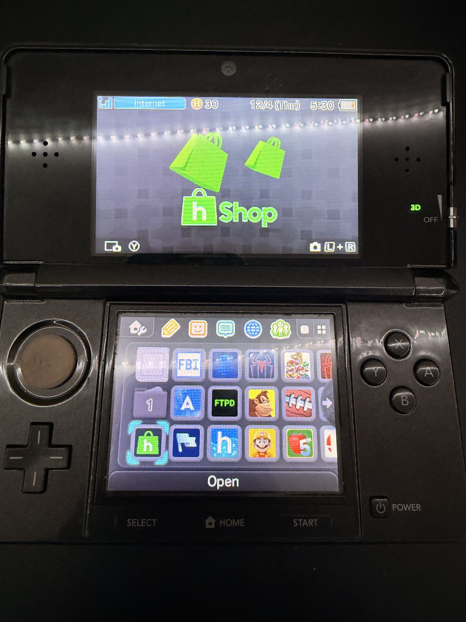 Nintendo 3DS Black W/ 32gb And Charger *ALL GAMES*