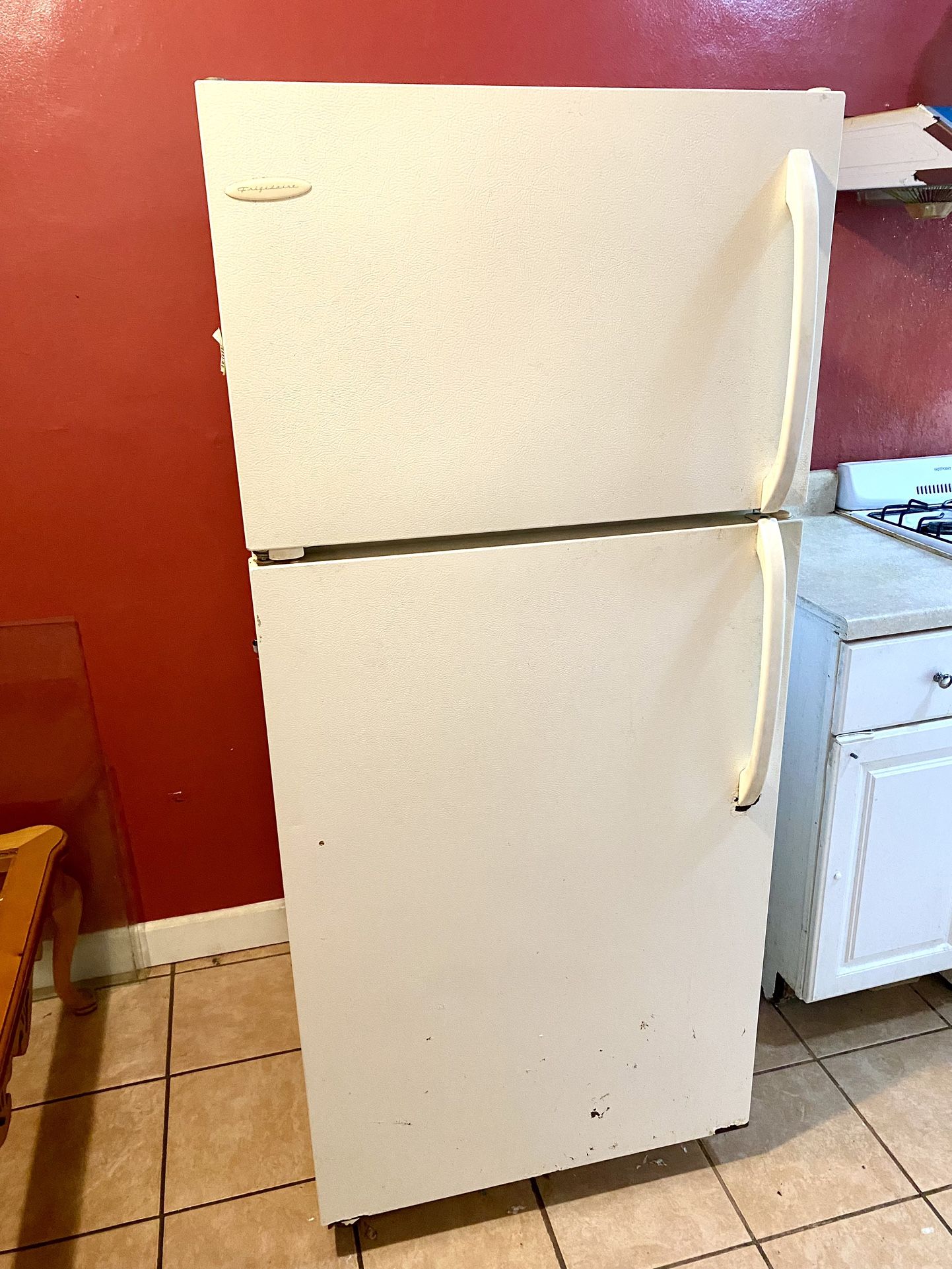 Refrigerator 64.5cm x 28cm x 30cm 