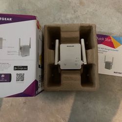 Netgear EX3700 White 100-250V 750 Megabits Per Second WiFi Range Extender Preowned