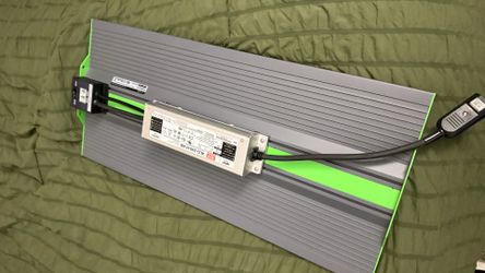 VIPARSPECTRA P2000 LED Grow Light like NEW