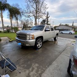 2013 Chevy Silverado  SALVAGE TITLE