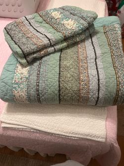 Teal Patchwork Quilt Set with Shams