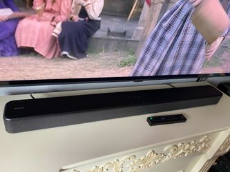 Sony Bluetooth Soundbar HT - S100F w / Remote