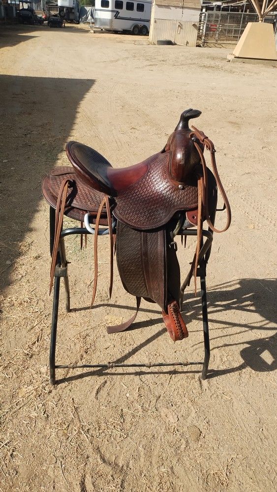 Antiguel Western Saddle Size 14