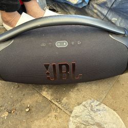 JBL Boom Box. 3 