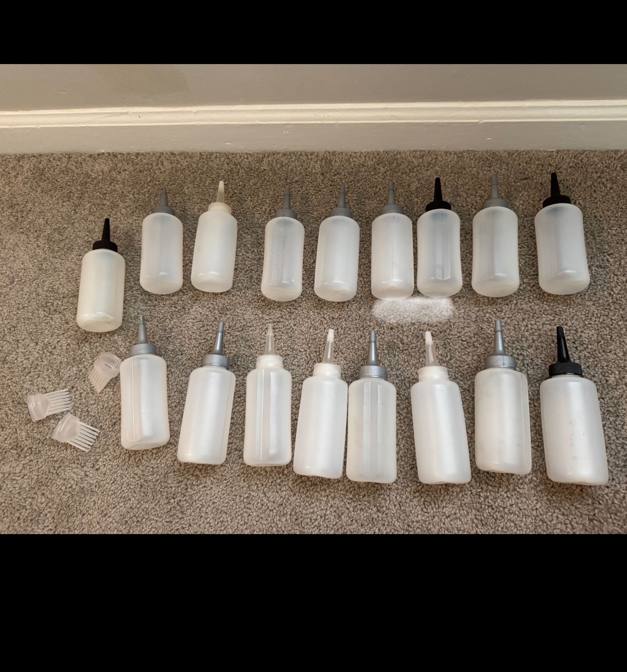 Bottle applicaters for beauty products