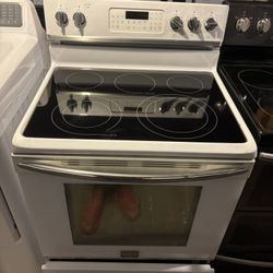Frigidaire Stove On Good Working Condition