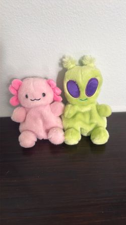Palm Pets-Alien & Axolotl plushies