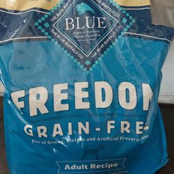 DOG FOOD. BLUE FREEDOM 11LBS
