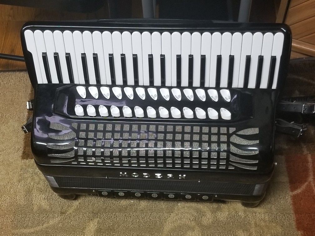 Modern Borsini Accordion