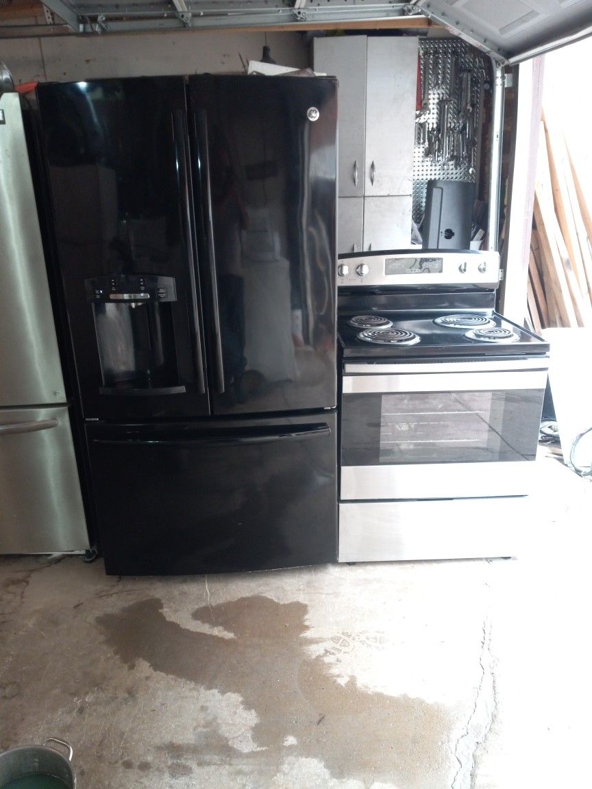 Refrigerator 3 Door Front What's Water And Ice In The Door All Working Amana Electric Stove Self Cleaning Oven While Working Can Deliver