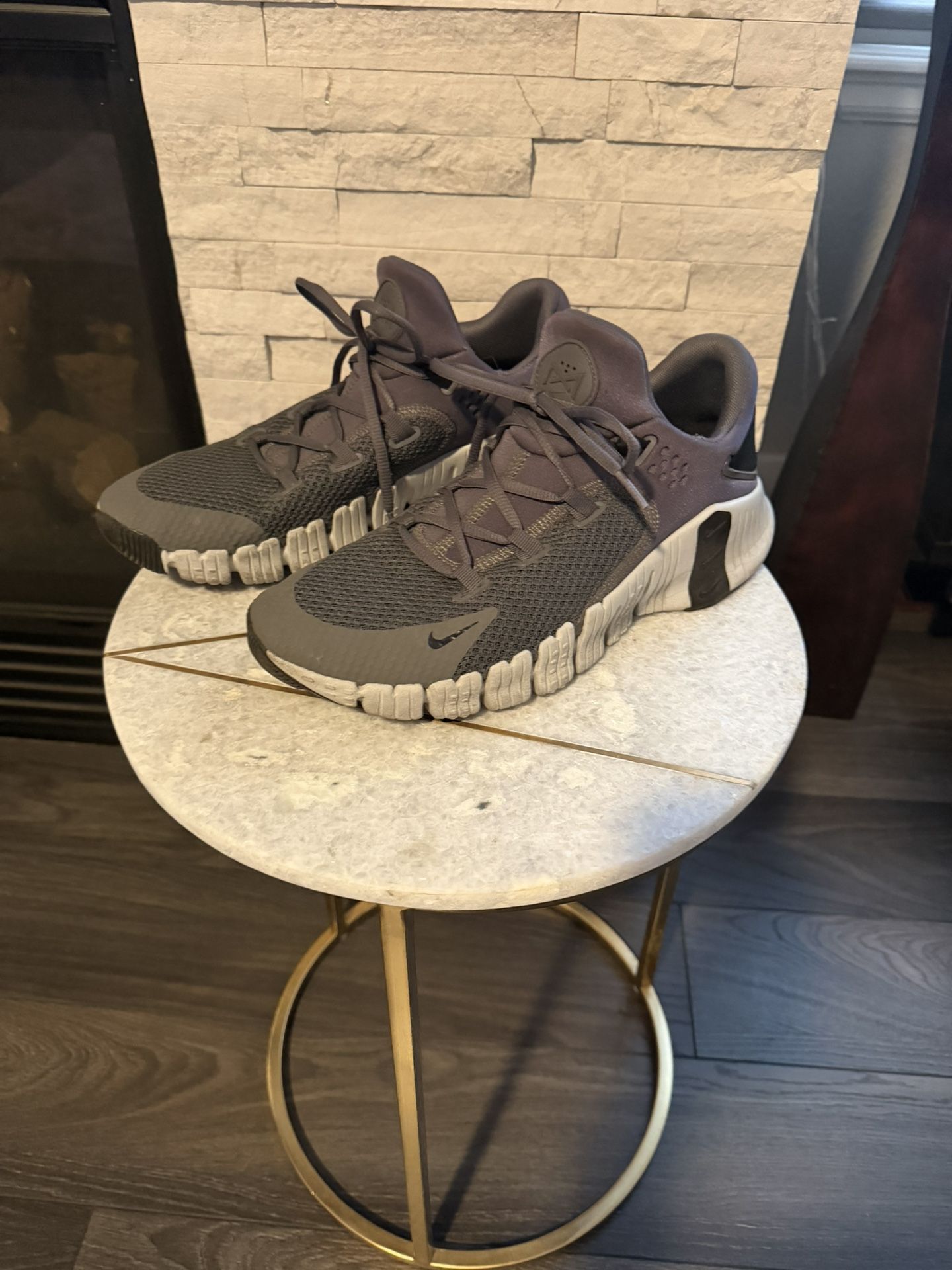 Like new Nike Metcon training shoes - size 11