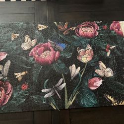 1000 piece floral jigsaw puzzle, completed. Would make gorgeous wall art, or if you would prefer it deconstructed, let me know! Pet and smoke free hom