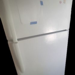 Fridgidair Refridgerator Very Clean Works Great