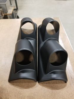 Pillar gauge pods.