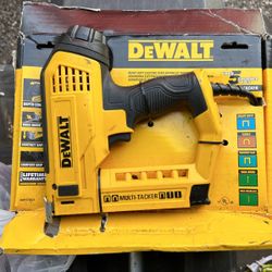 Dewalt 5 In 1 Multi-tacker 